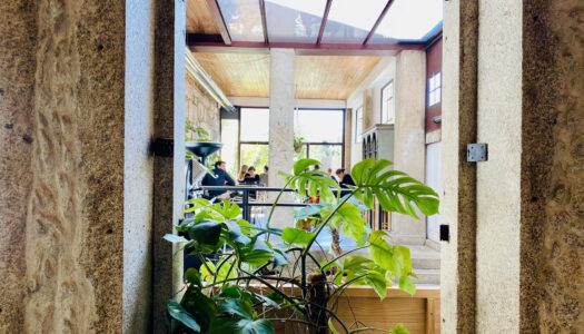 fabrica roaster coffee shop à porto salle verrière