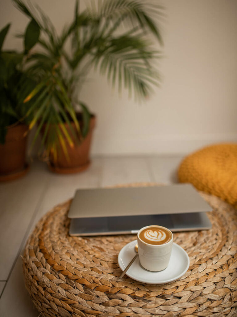 nomade cafe paris 11 pour freelance tables