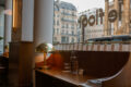 the floor paris 2 cafe pour freelance tables
