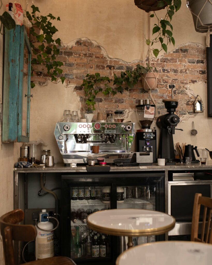 Mota café pour travailler à paris 9 ambiance