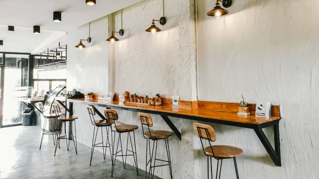 café pour travailler hyper lumineux