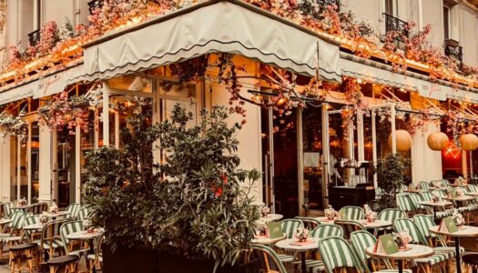 Café pour travailler à Paris 17 - devanture du café janine