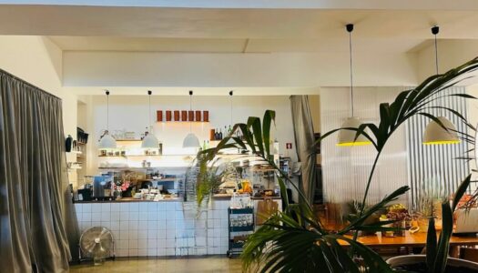 intérieur du café pour travailler Curva à Lisbonne