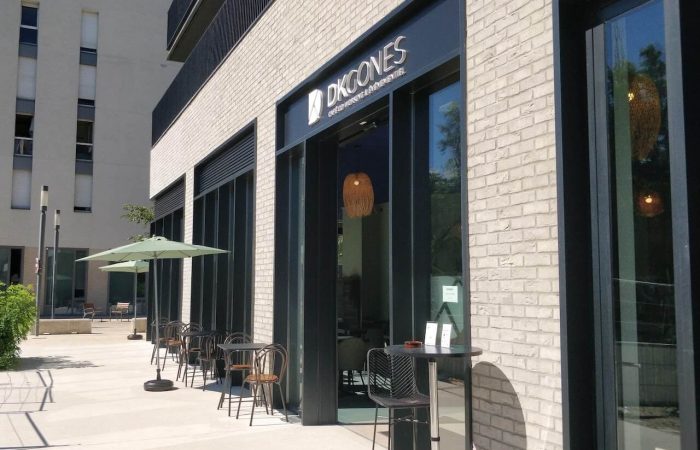 dk gones devanture café coworking à lyon 7