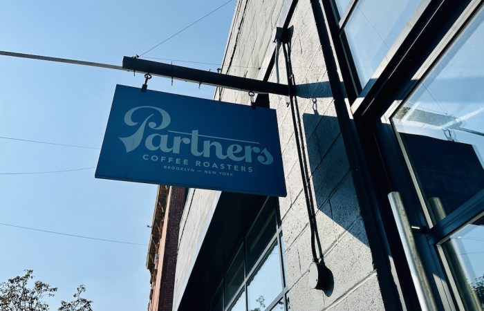 cafe internet à wiliamsburg partner coffee roasters devanture