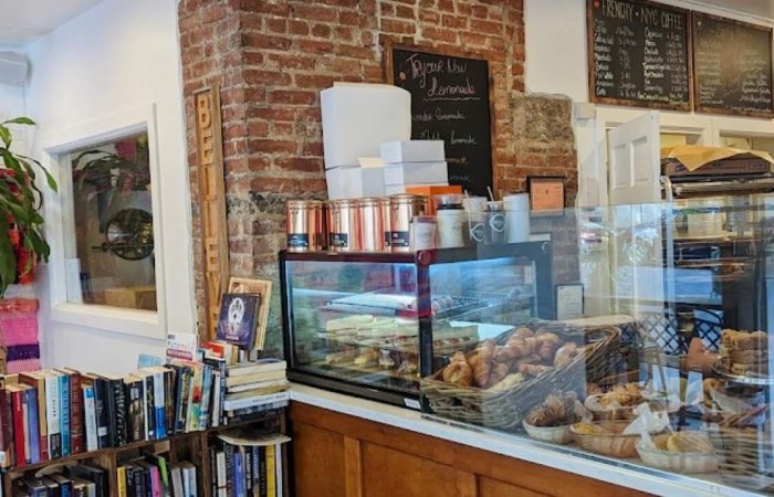 intérieur du café pour travailler à Harlem : frenchy coffee shop