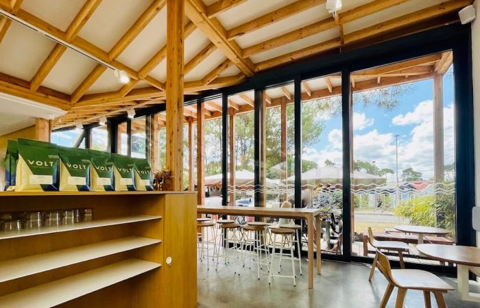 Café pour travailler à Hossegor intérieur du volt cafe brulerie