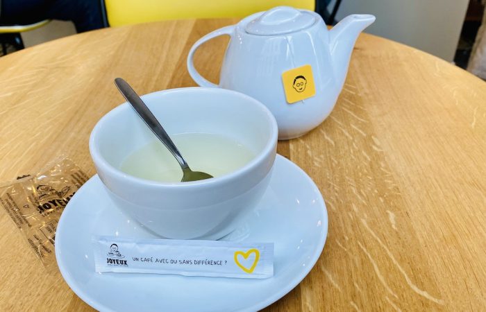 tasse de the au cafe joyeux a lyon 2
