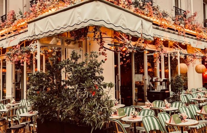 Café pour travailler à Paris 17 - devanture du café janine