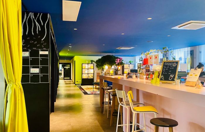 mama works coworking lyon bar