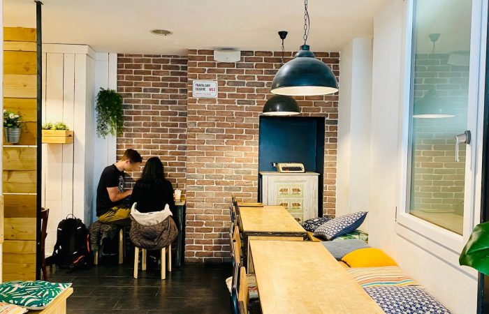 milk coffee shop avignon salle