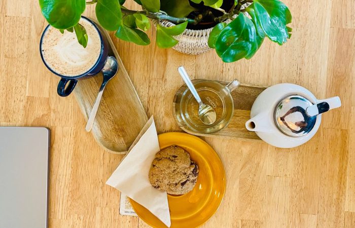 mogli cafe lyon 7 wicofi table